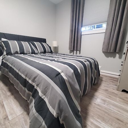 Modern Private 1Br Apt. W/Free Prkg + Fast Wi-Fi Sault Ste. Marie Luaran gambar