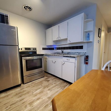 Modern Private 1Br Apt. W/Free Prkg + Fast Wi-Fi Sault Ste. Marie Luaran gambar