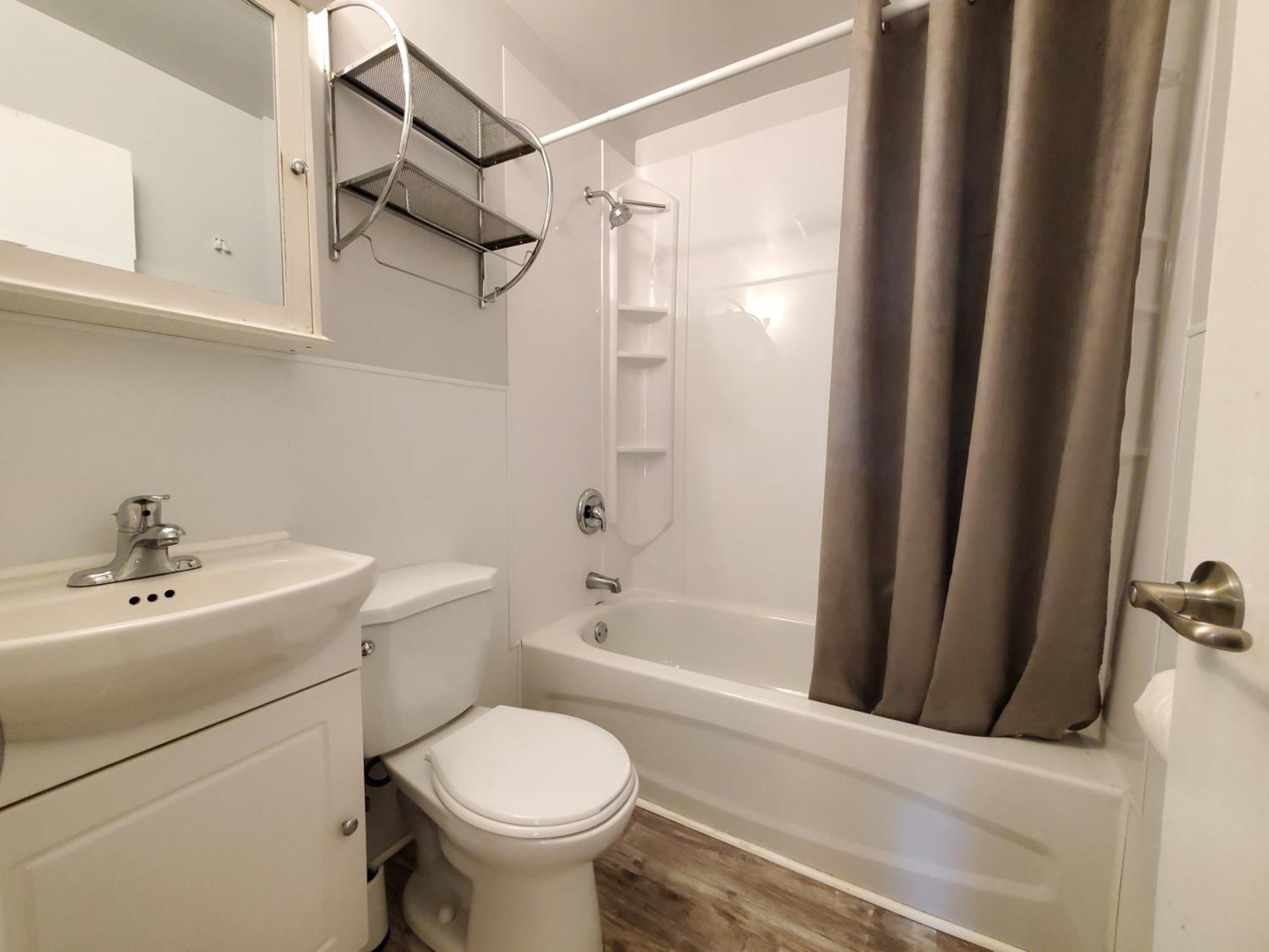 Modern Private 1Br Apt. W/Free Prkg + Fast Wi-Fi Sault Ste. Marie Luaran gambar